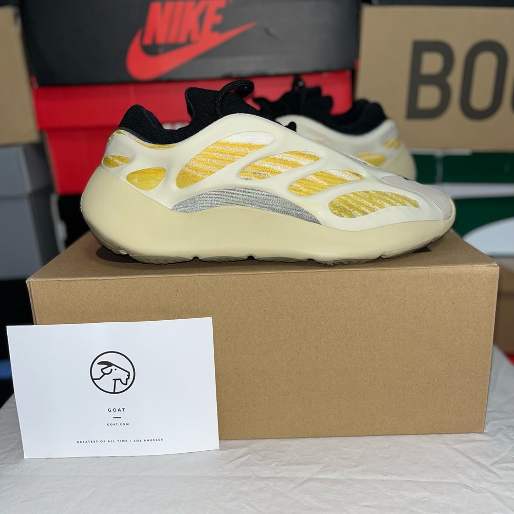 Yeezy 700 v3 “Safflower”